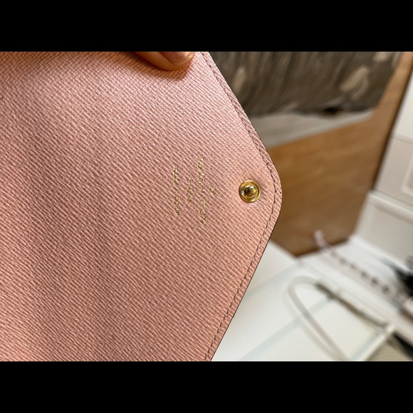 Louis Vuitton long josephine wallet. - Picture 6 of 11